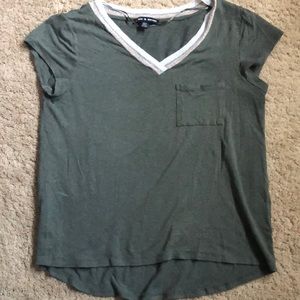Cable and Gauge V neck top, sz m, olive